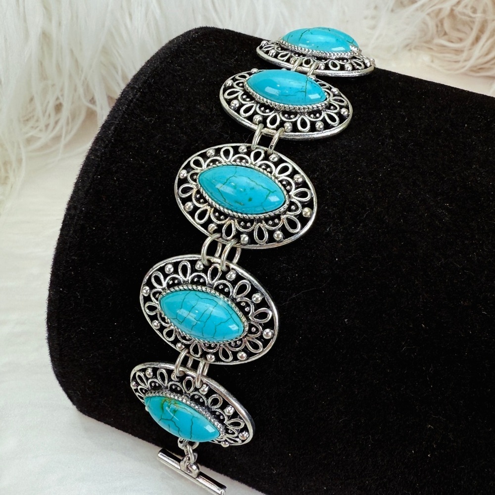 Beautiful Silvertone and blue adjustable bracelet
